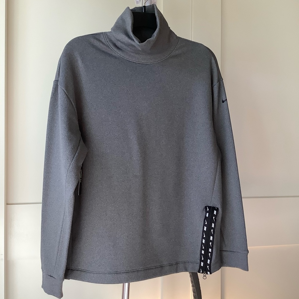 NWT Nike Therma Sweater